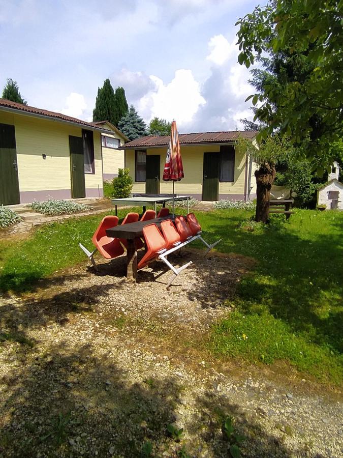 Rempin - Rantin Egyebszallas Hotell Bázakerettye Exteriör bild